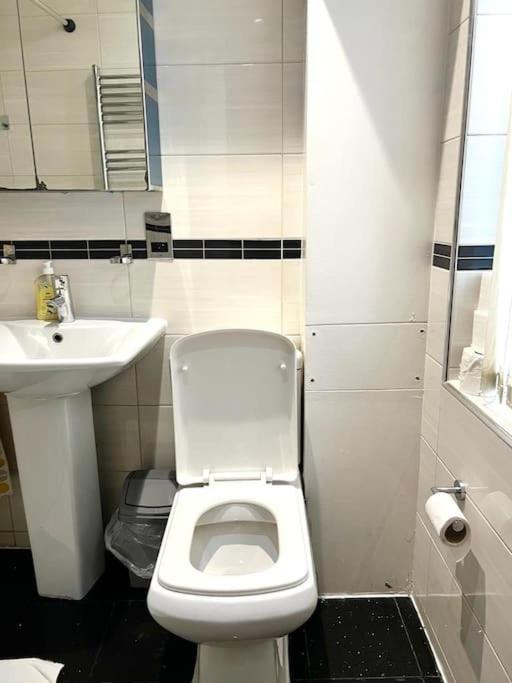 Comfortable Studio Flat Near Central London Exterior foto