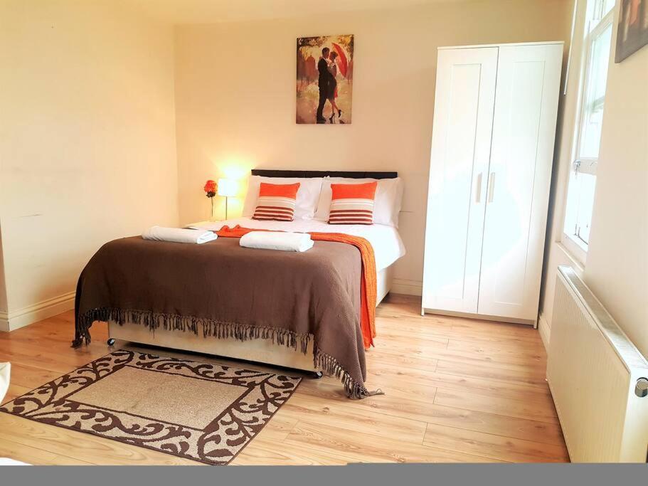 Comfortable Studio Flat Near Central London Exterior foto
