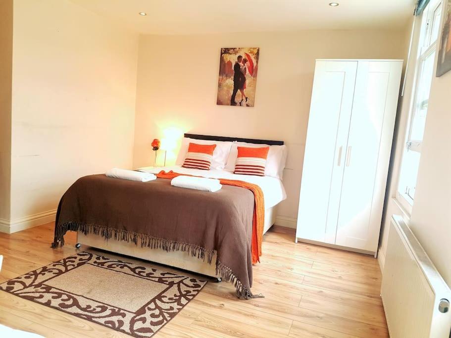 Comfortable Studio Flat Near Central London Exterior foto