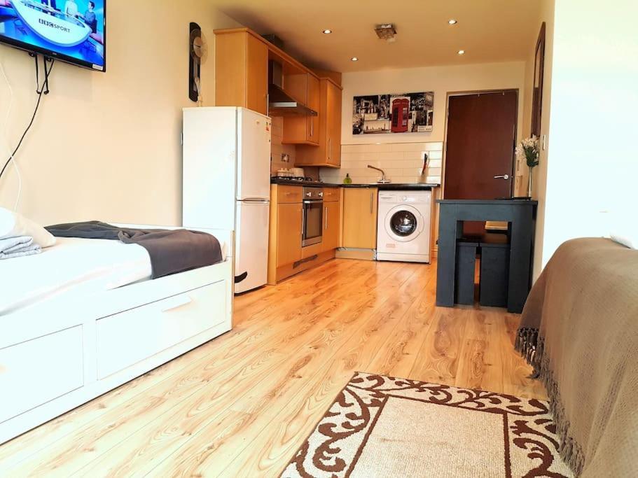 Comfortable Studio Flat Near Central London Exterior foto